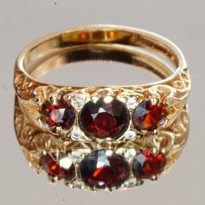 9ct Yellow Gold Vintage Garnet Ring UK Size N1/2 Pre Owned