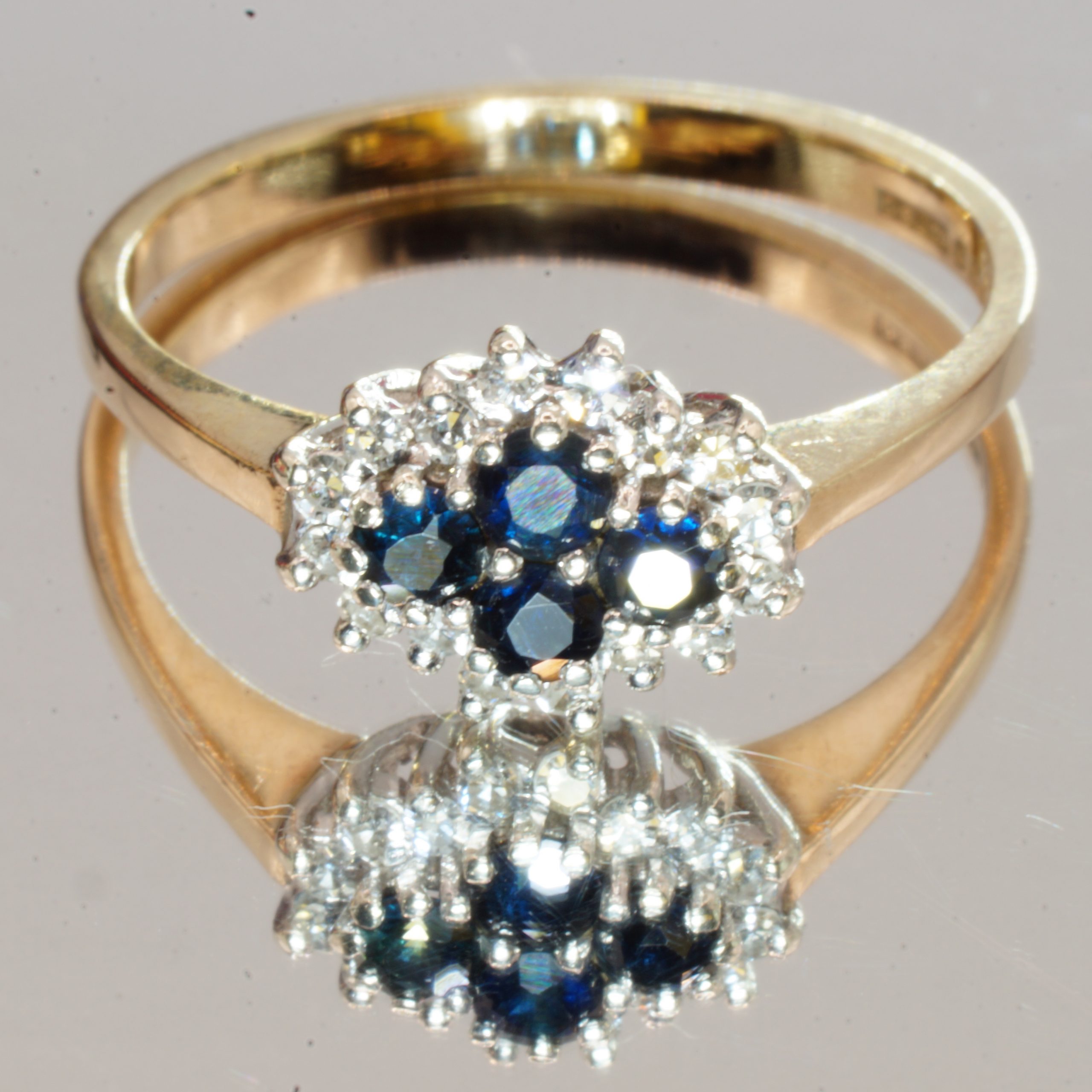 9ct Gold Sapphire Diamond Cluster Ring UK Size 0 Pre Owned