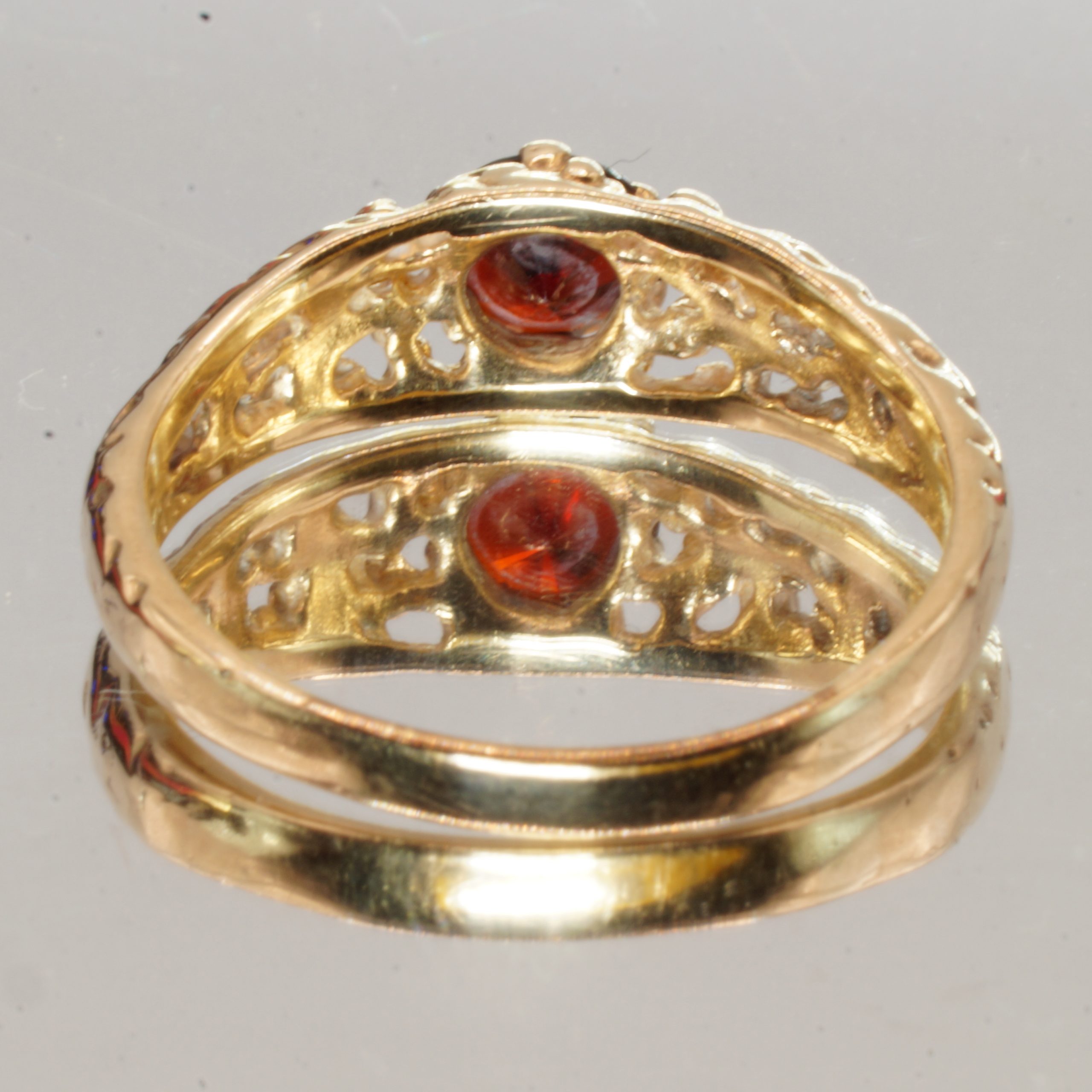 9ct Gold Garnet Vintage Stacking Ring UK Size Q1/2 Pre Owned - Image 4