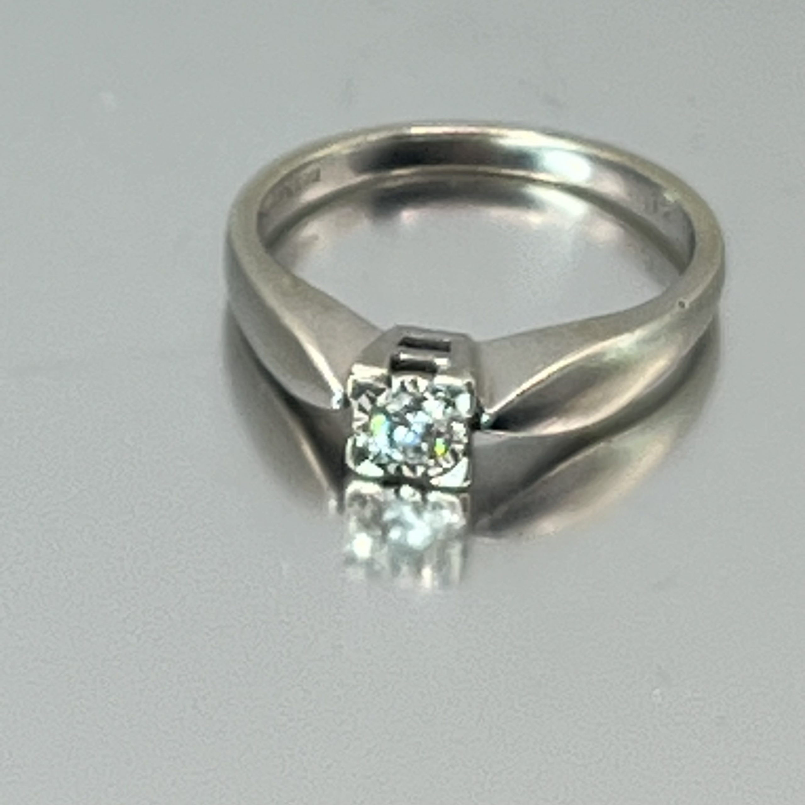 9ct White Gold & Diamond Solitaire Ring UK Size L1/2 Pre Owned - Image 2