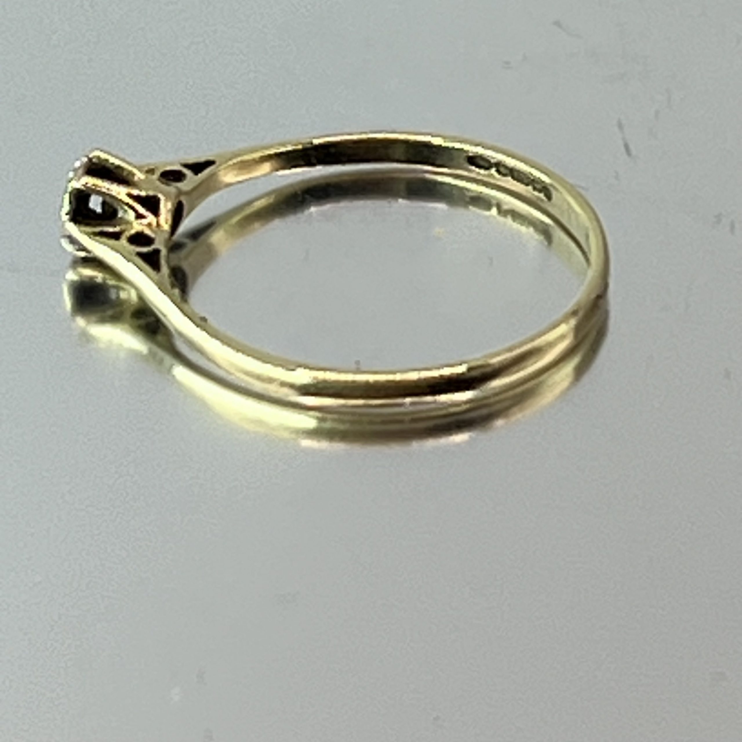 9ct Yellow Gold & Diamond Solitaire Ring UK Size L1/2 Pre Owned - Image 2