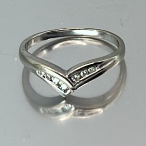 9ct White Gold & Diamond Wish Bone Ring UK Size N1/2 Pre Owned