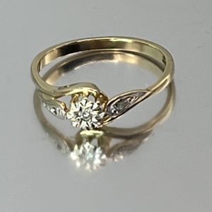 9ct Yellow Gold Diamond Solitaire Ring Size M1/2 Pre Owned