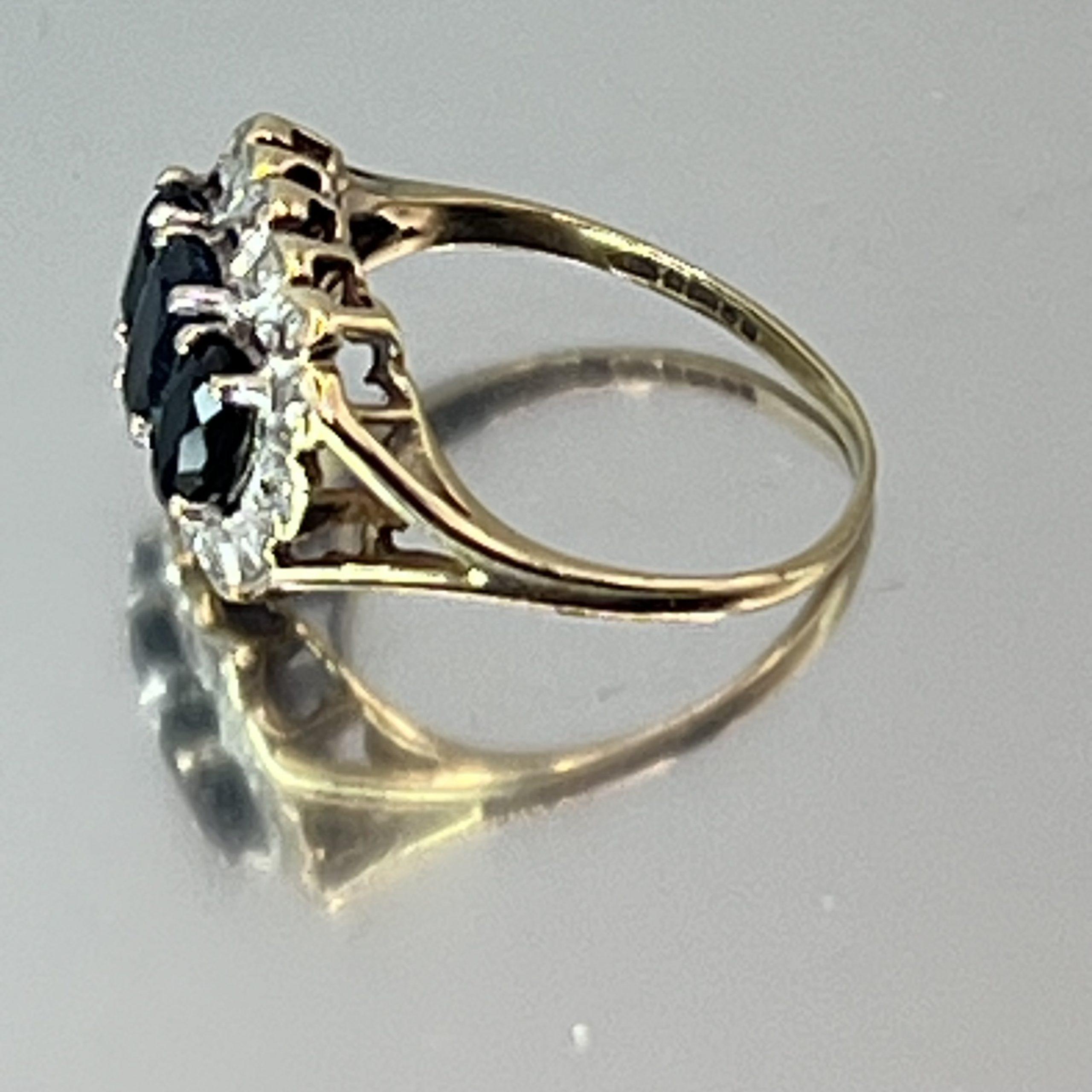 9ct Gold Sapphire Diamond Cluster Ring Pre Owned Size K1/2 - Image 2