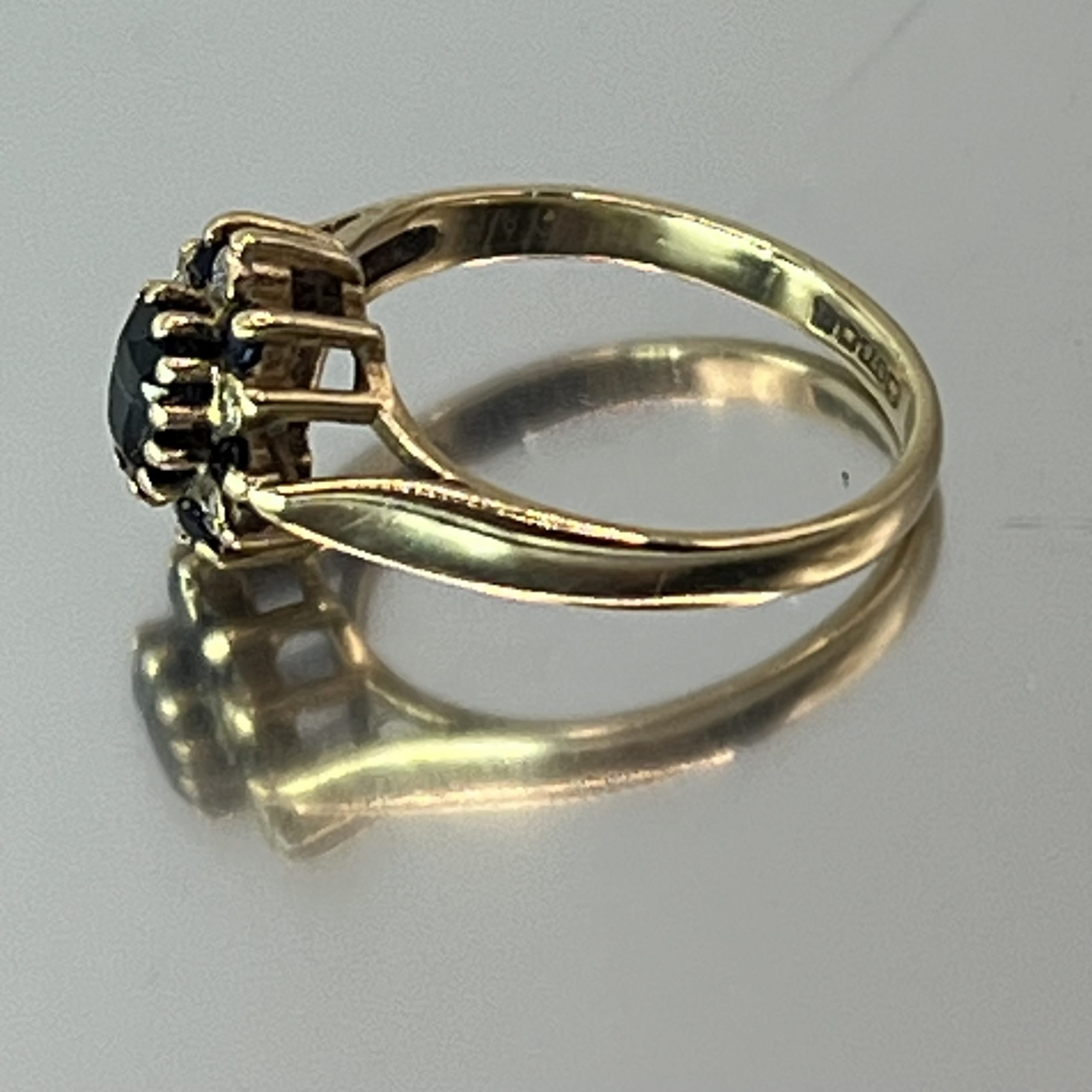 9ct Gold Blue Topaz Diamond Halo Ring UK Size M1/2 Pre Owned - Image 2