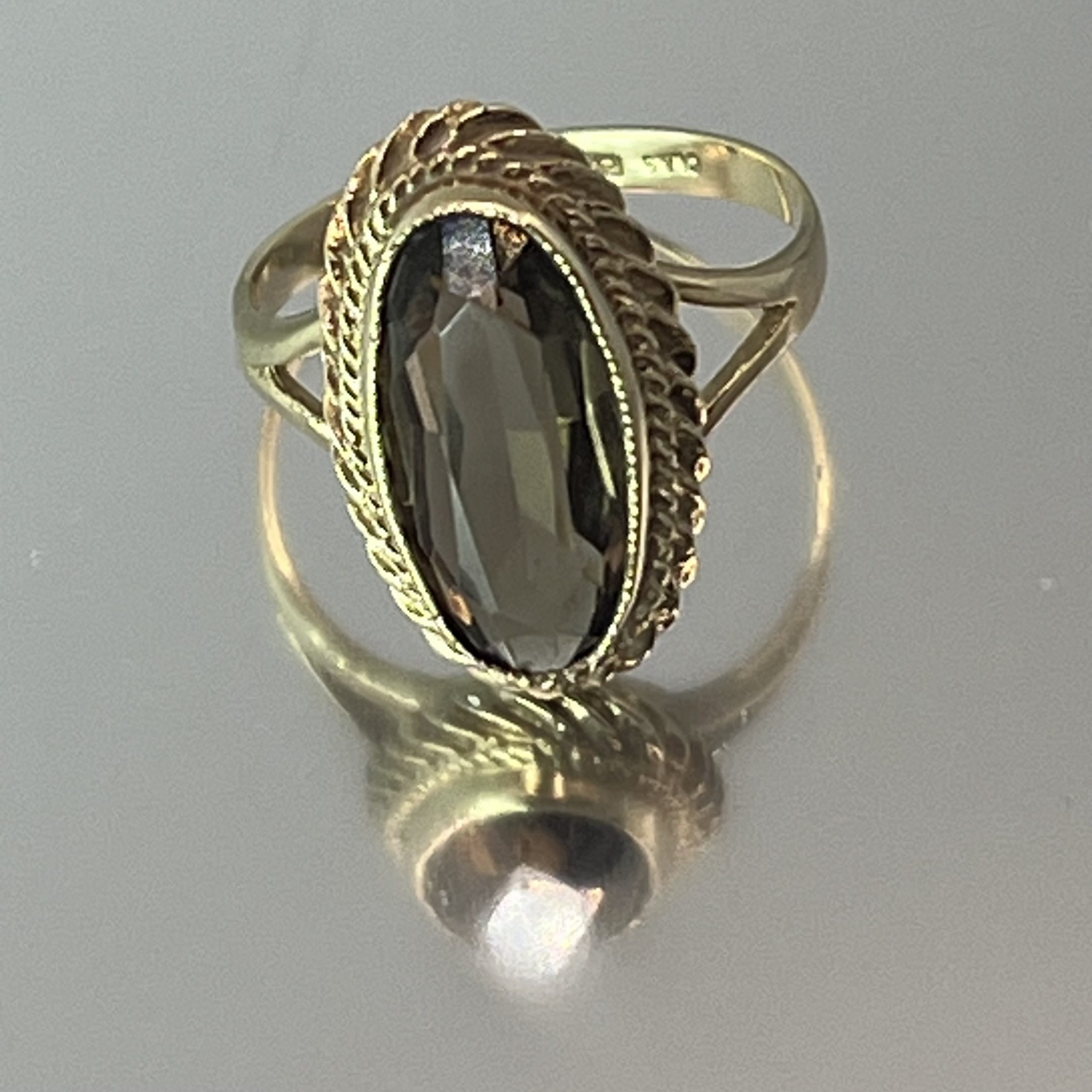 9ct Yellow Gold Smokey Quartz Ring Size M1/2 Pre Owned - Image 8