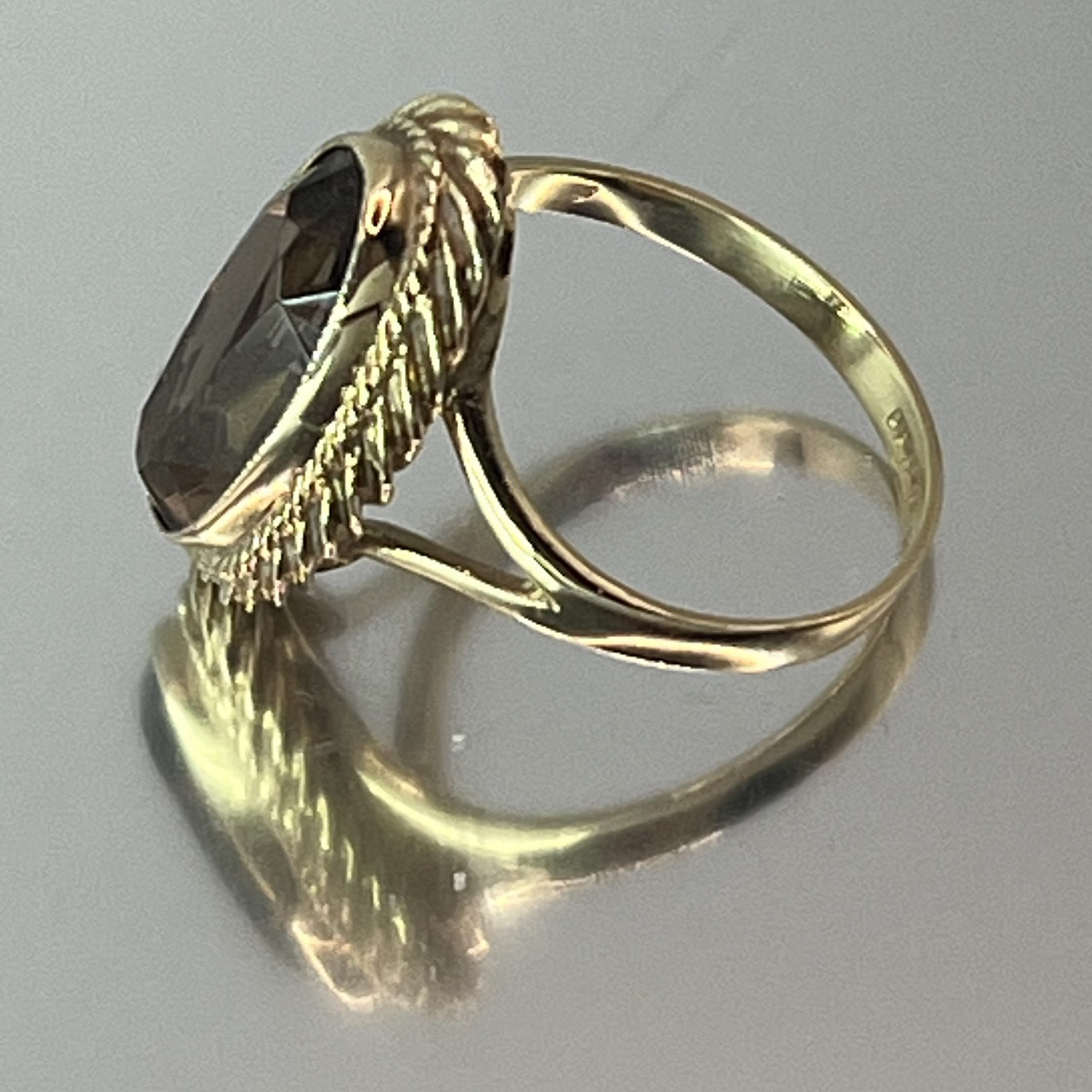 9ct Yellow Gold Smokey Quartz Ring Size M1/2 Pre Owned - Image 3