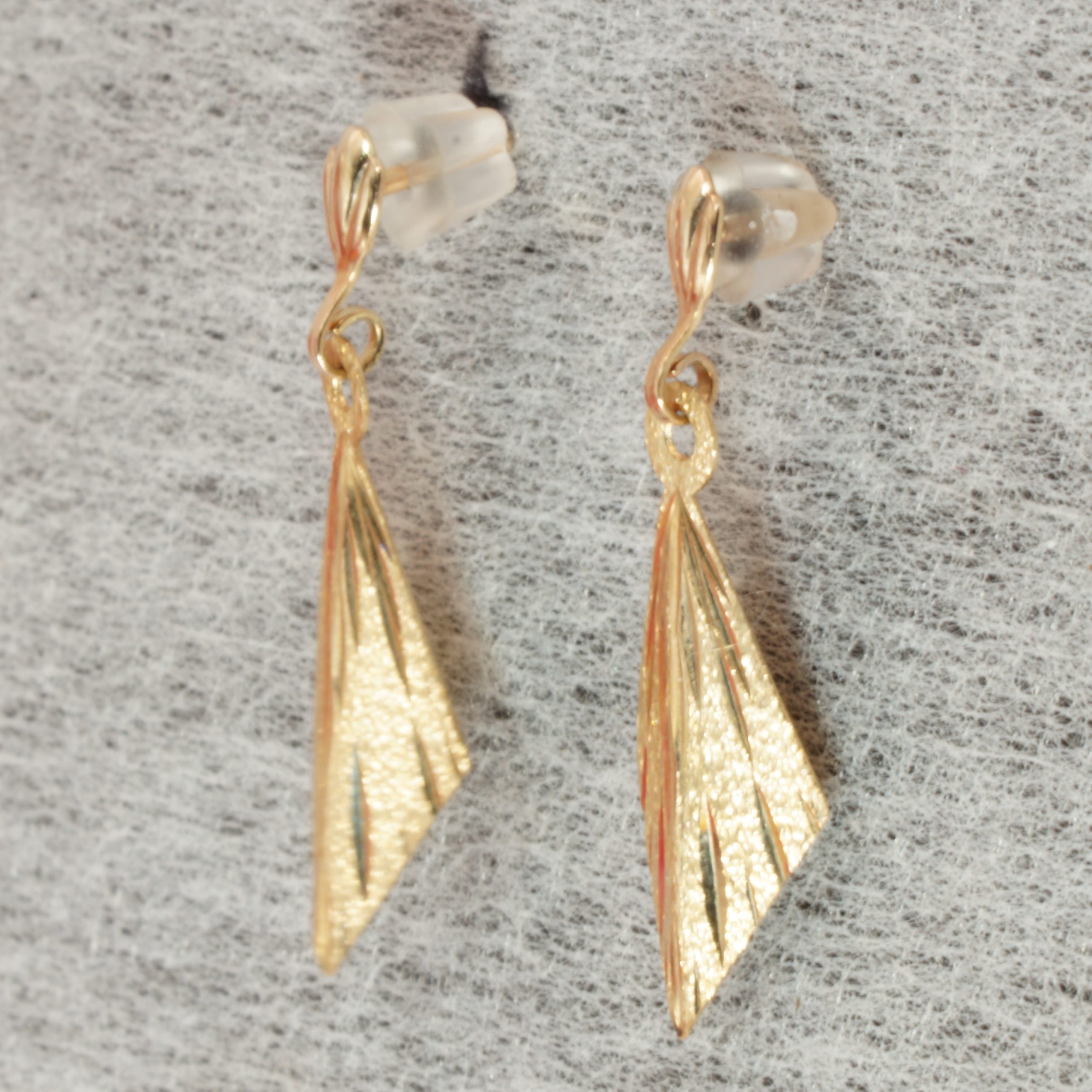 9ct Yellow Gold Kite Drop Earrings For Pierced Ears Pre Owned - Image 2