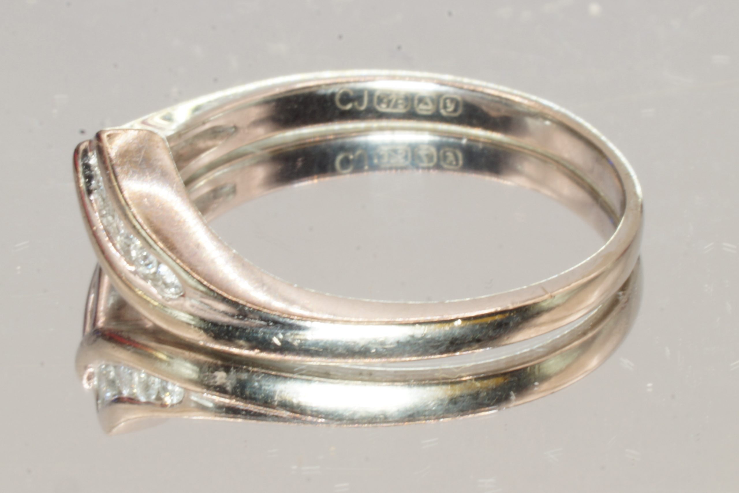 9ct White Gold Diamond Wishbone Ring UK Size N1/2 Pre Owned - Image 2