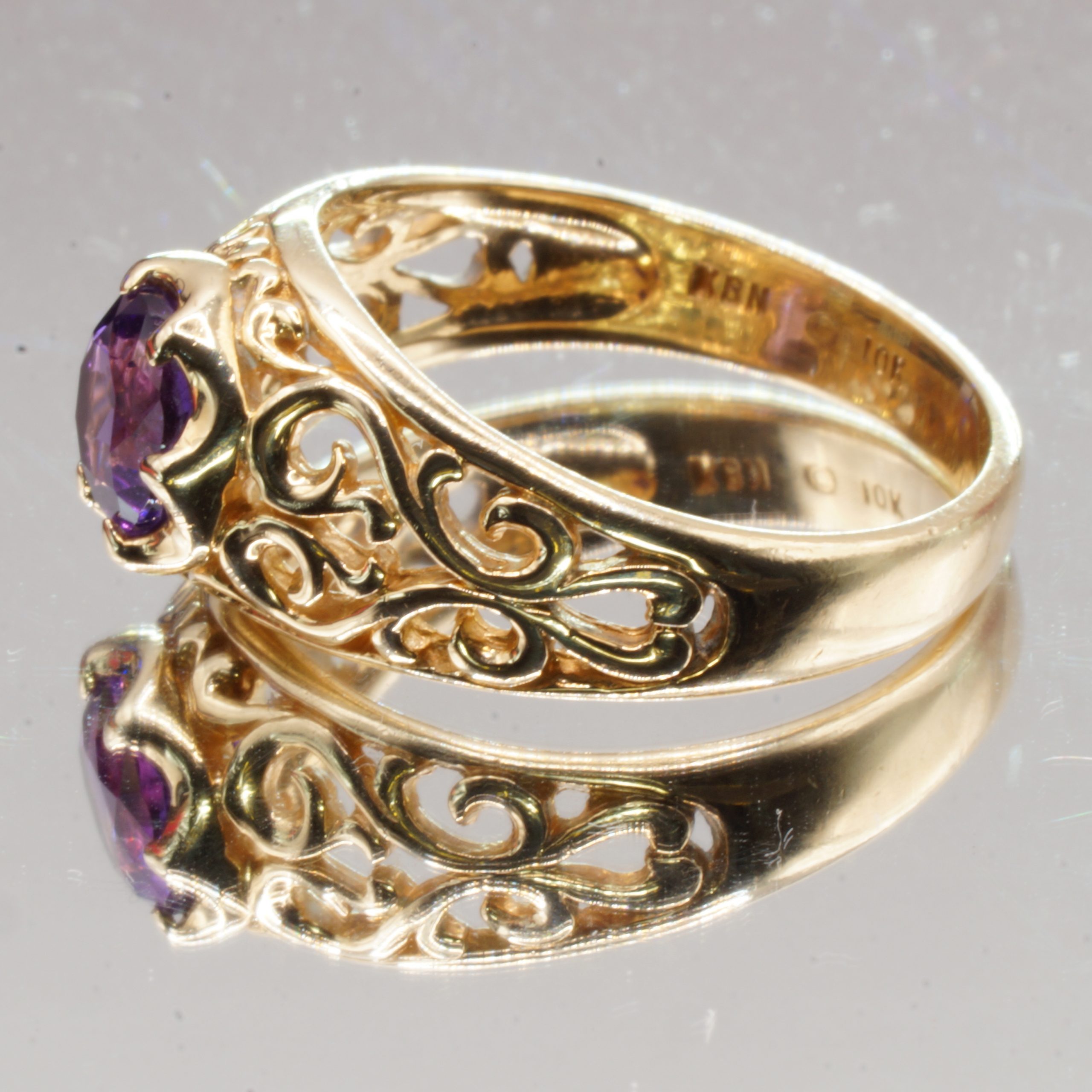 10ct Gold Purple Amethyst Scroll Band Ring Size M Pre Owned - Image 2