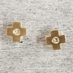 9ct Yellow Gold Diamond Stud Earrings Pierced Ears Pre Owned