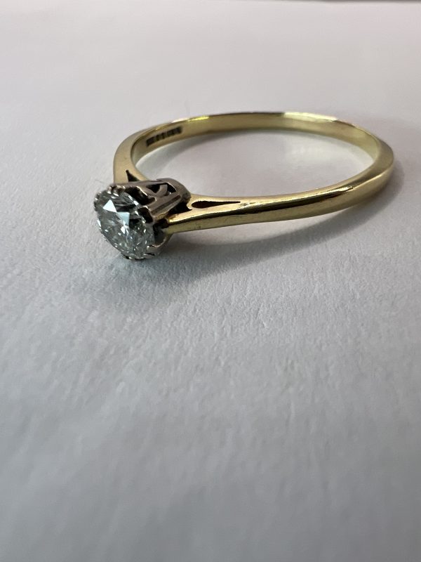 18ct Gold Diamond Solitaire Hallmark Ring UK Size W Pre Owned - Image 4