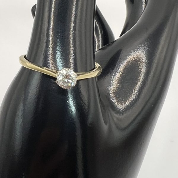 18ct Gold Diamond Solitaire Hallmark Ring UK Size W Pre Owned - Image 7