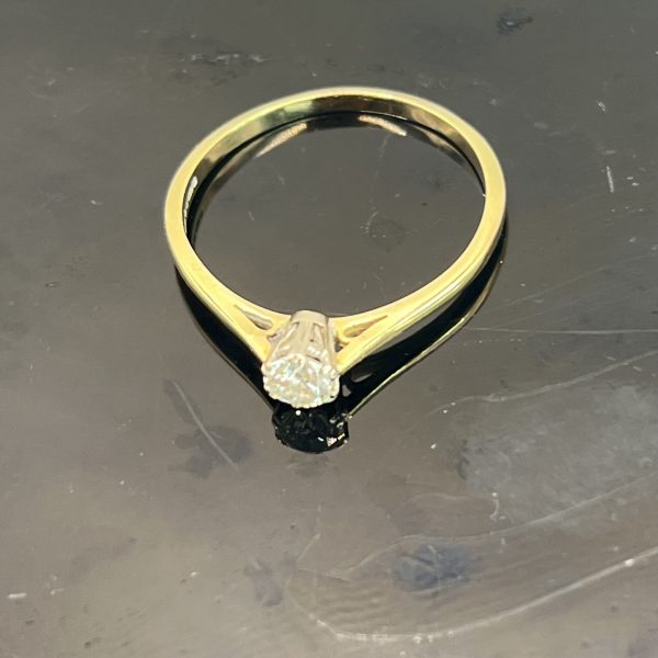 18ct Gold Diamond Solitaire Hallmark Ring UK Size W Pre Owned - Image 3