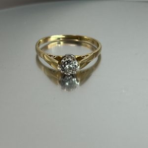 Hallmark 18ct Yellow Gold Diamond Solitaire Ring UK Size O Pre Owned