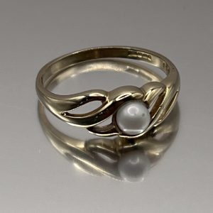 9ct Yellow Gold Pearl Ring Hallmark UK Size N1/2 Pre Owned