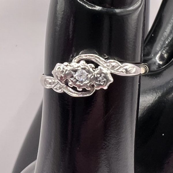 18ct Gold Diamond Trilogy Crossover Ring UK Size M1/2 Pre Owned - Image 5