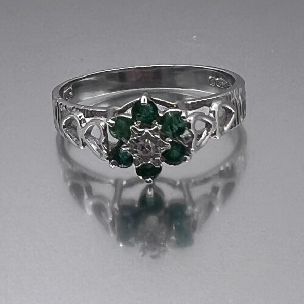 9ct White Gold Emerald Diamond Cluster Ring UK Size N Pre Owned