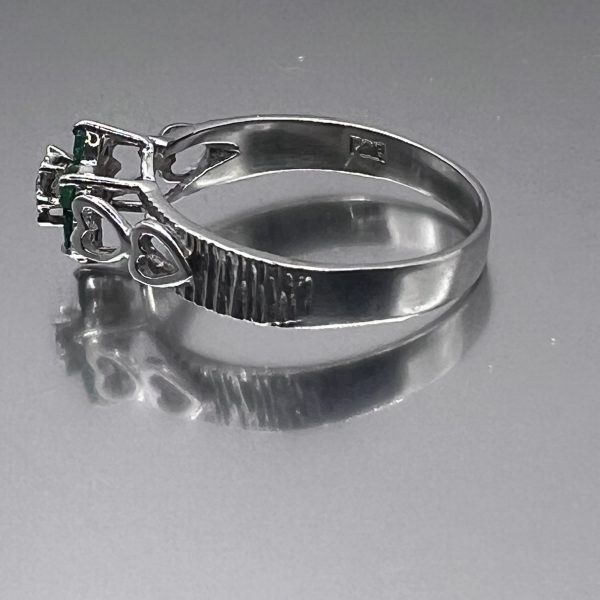 9ct White Gold Emerald Diamond Cluster Ring UK Size N Pre Owned - Image 3