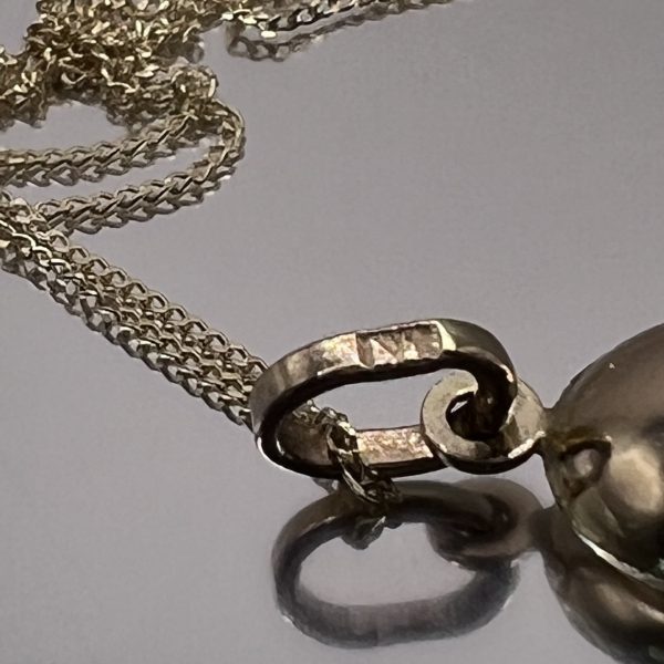 9ct Gold 18 Inch Light Chain with Coffee Bean Pendant Pre Owned - Image 4