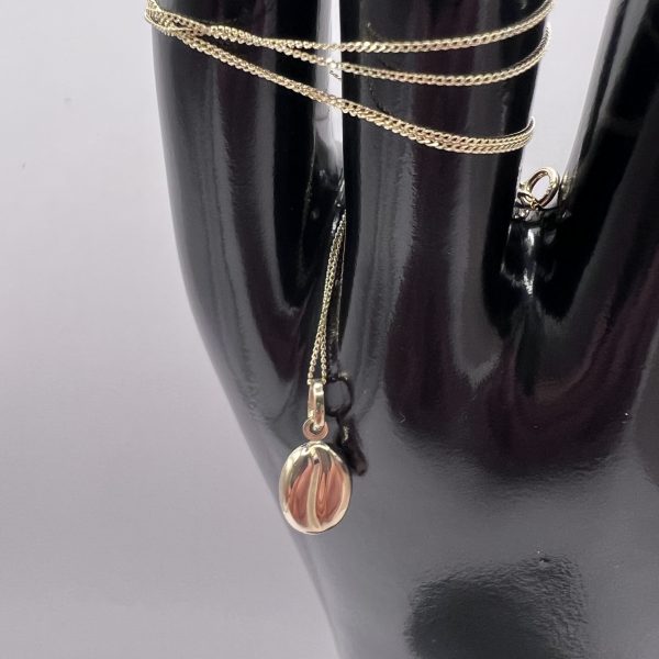 9ct Gold 18 Inch Light Chain with Coffee Bean Pendant Pre Owned - Image 5