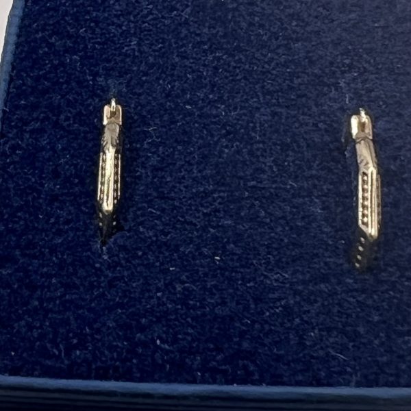 9ct Gold Hallmark Small Hoop Earrings Pierced Ears Pre Owned - Image 4