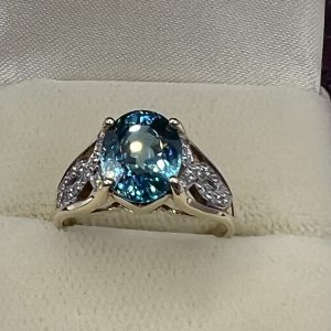 9ct Gold Blue Topaz & Diamond Ring UK Size M1/2 Pre Owned