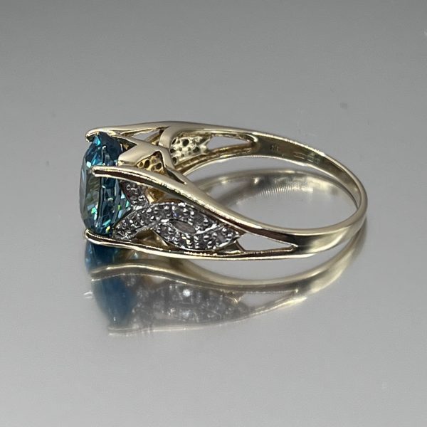 9ct Gold Blue Topaz & Diamond Ring UK Size M1/2 Pre Owned - Image 3