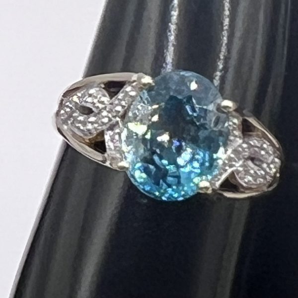 9ct Gold Blue Topaz & Diamond Ring UK Size M1/2 Pre Owned - Image 5