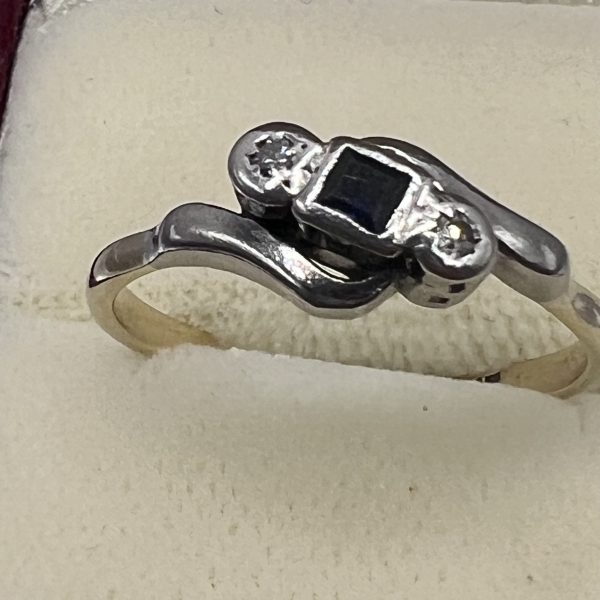18ct Gold Sapphire Diamond Trilogy Ring UK Size 0 Pre Owned - Image 2