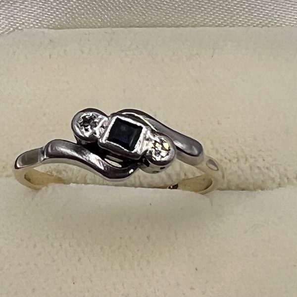 18ct Gold Sapphire Diamond Trilogy Ring UK Size 0 Pre Owned - Image 3