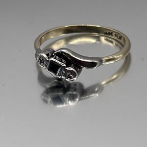 18ct Gold Sapphire Diamond Trilogy Ring UK Size 0 Pre Owned