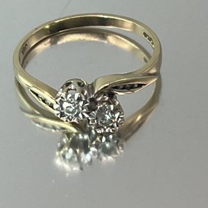 18ct Gold Diamond Crossover Ring Hallmark UK Size P Pre Owned