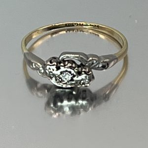 18ct Gold Diamond Trilogy Crossover Ring UK Size M1/2 Pre Owned