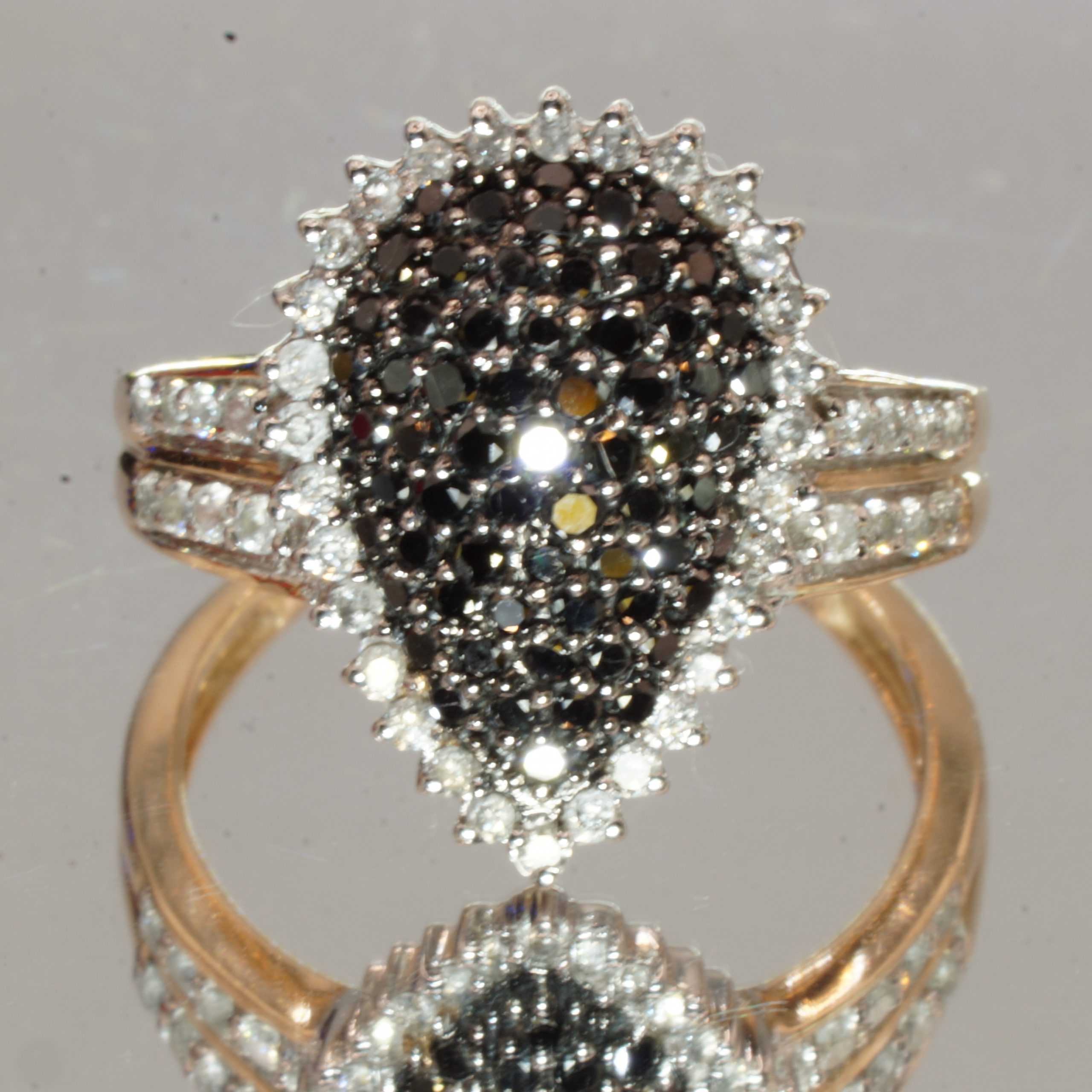 9ct Gold Diamond & Black Diamond Ring UK Size 0 Pre Owned