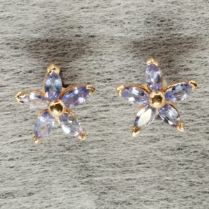 9ct Gold Amethyst Daisy Stud Earrings Pierced Ears Pre Owned