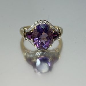 9ct Yellow Gold Amethyst Diamond Ring UK Size N1/2 Pre Owned