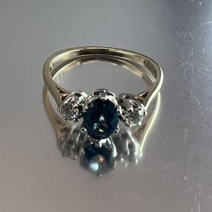 9ct Yellow Gold Blue Topaz Trilogy Ring Hallmark UK Size 0 Pre Owned
