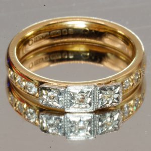 18ct Gold Diamond Belt Style Heavy Ring PreOwned UK Size O1/2
