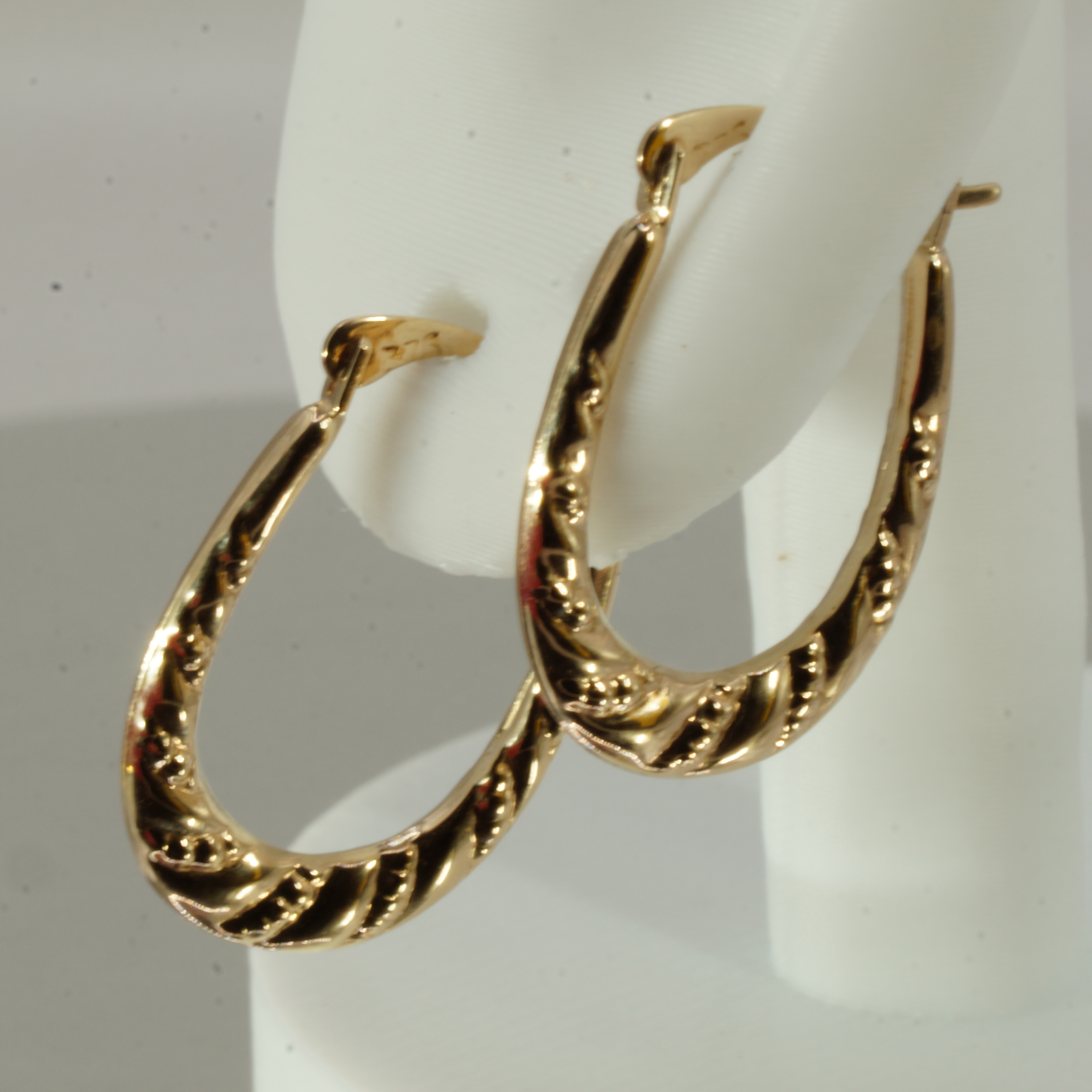 9ct Gold Hoop Earrings Hinge Closure Pre Owned Pierced Ears - Image 5