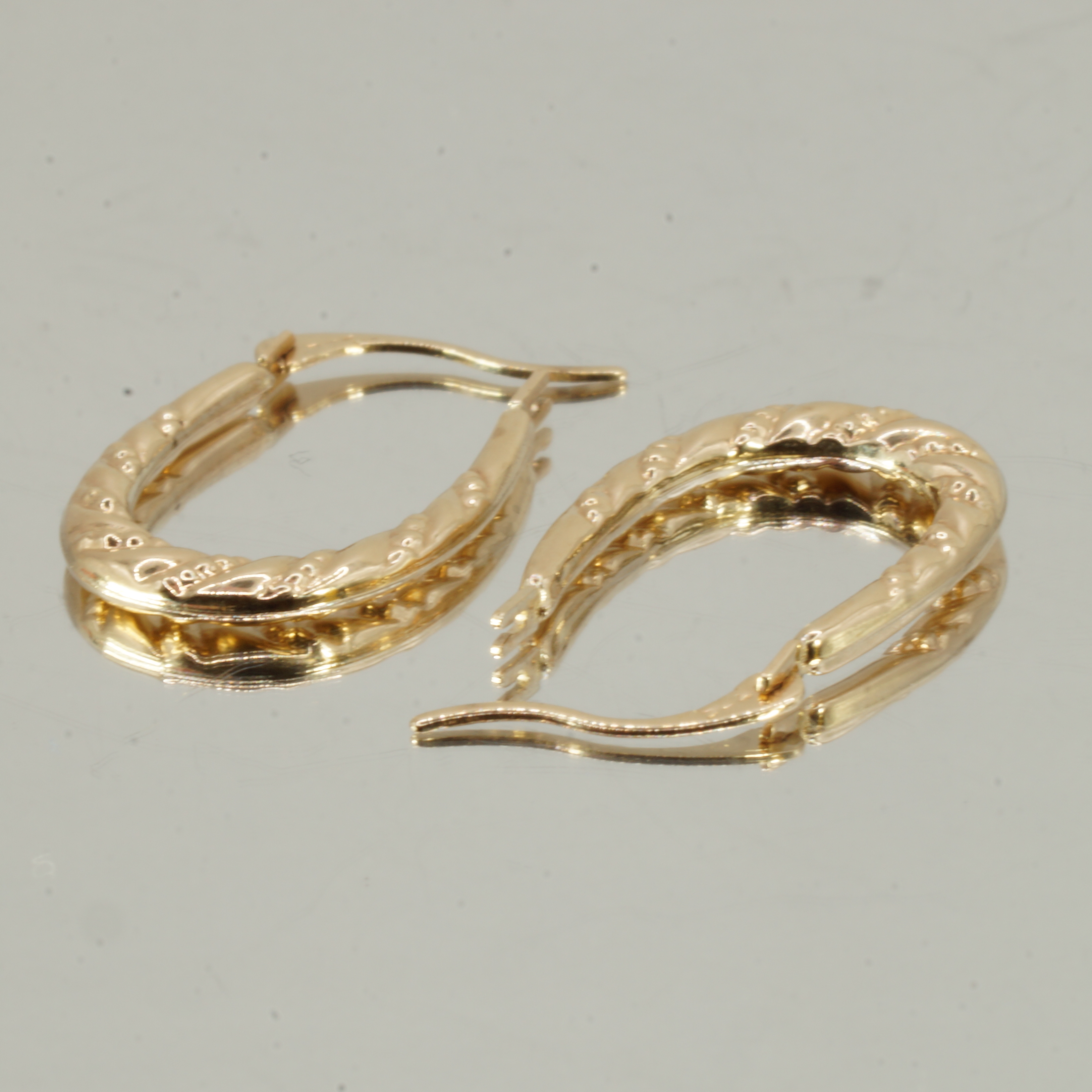 9ct Gold Hoop Earrings Hinge Closure Pre Owned Pierced Ears - Image 7