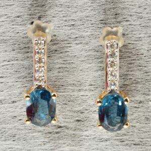 9ct Gold Topaz Dangle/Drop Earrings Pierced Ears Pre Owned