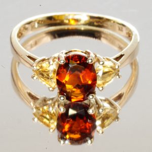 9ct Gold Garnet Citrine Trilogy Ring Hallmark PreOwned UK Size O