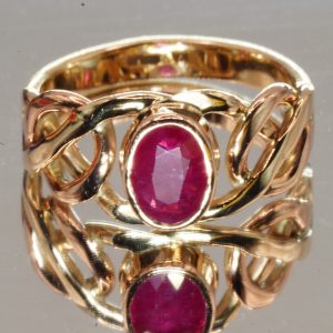 9ct Yellow Gold Chunky Ruby Solitaire Ring Pre Owned UK Size N