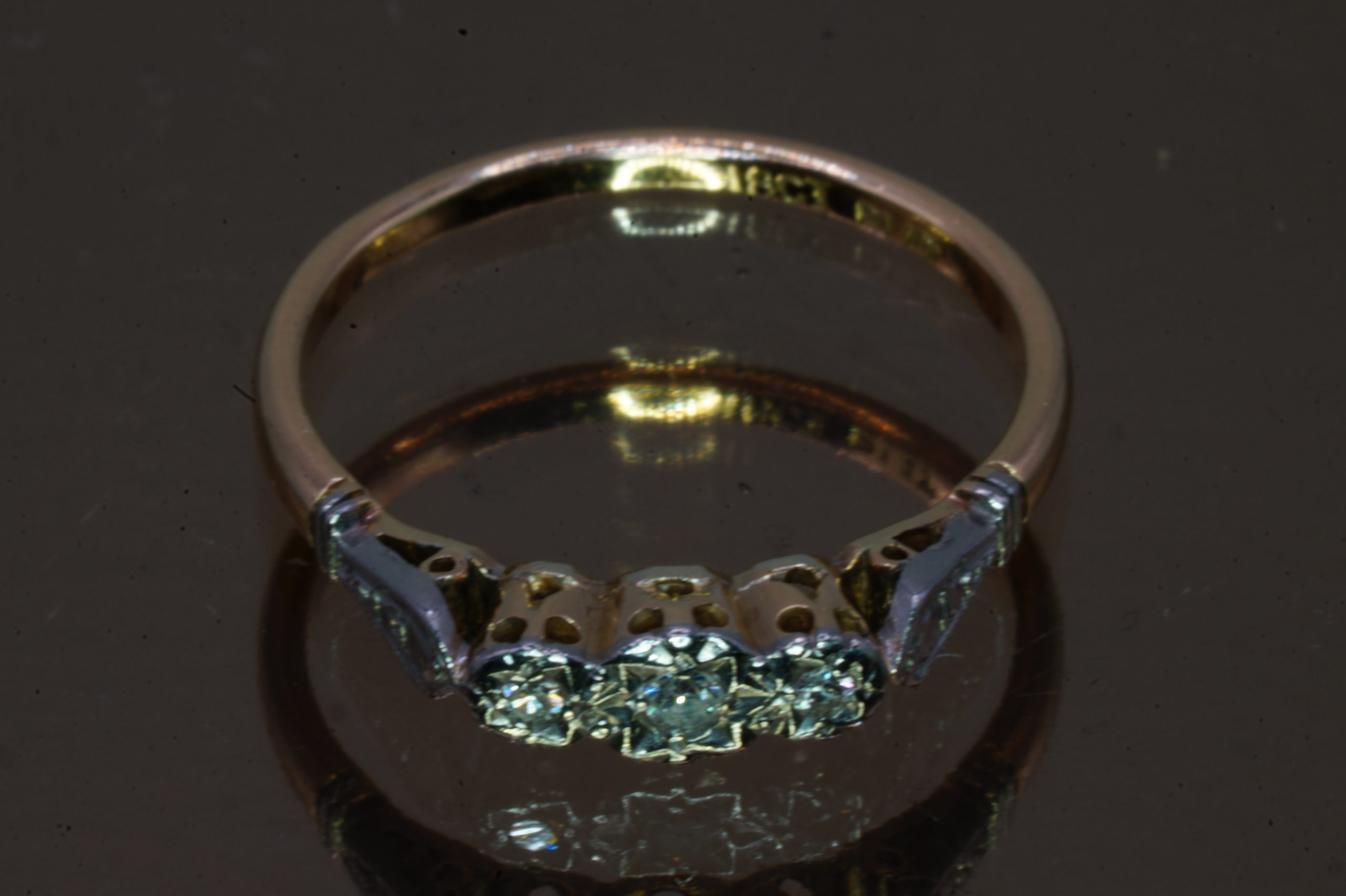18ct Gold Diamond Platinum Classic Ring UK Size N Pre Owned - Image 4