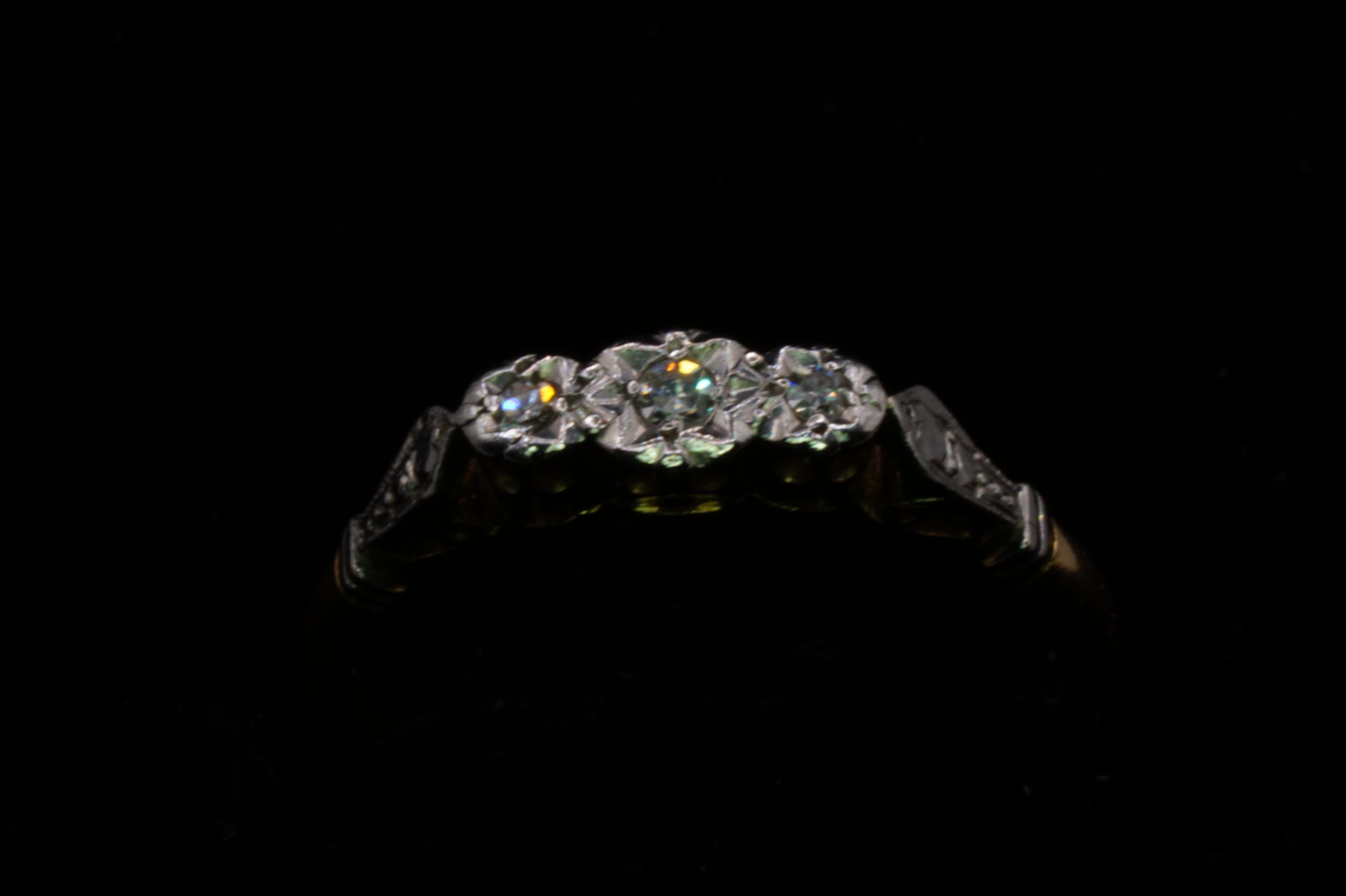 18ct Gold Diamond Platinum Classic Ring UK Size N Pre Owned - Image 6