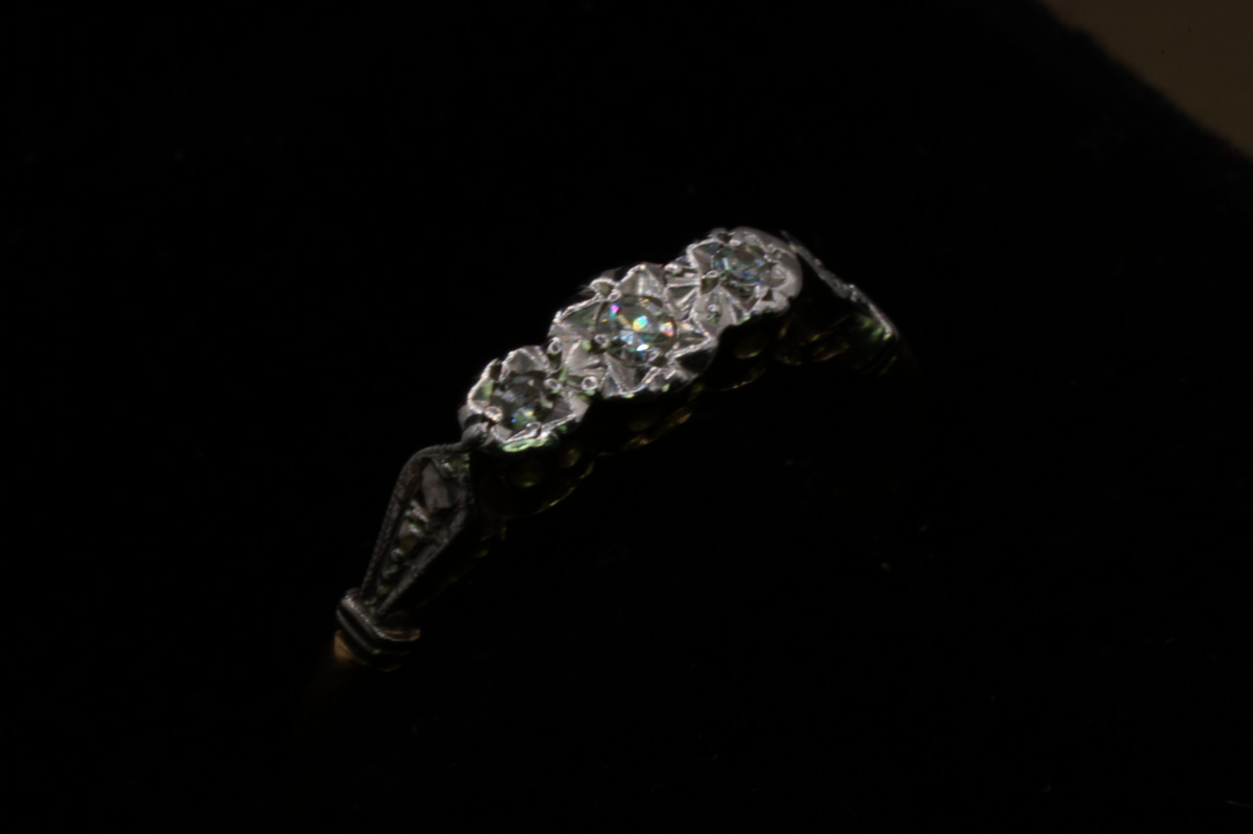 18ct Gold Diamond Platinum Classic Ring UK Size N Pre Owned - Image 7