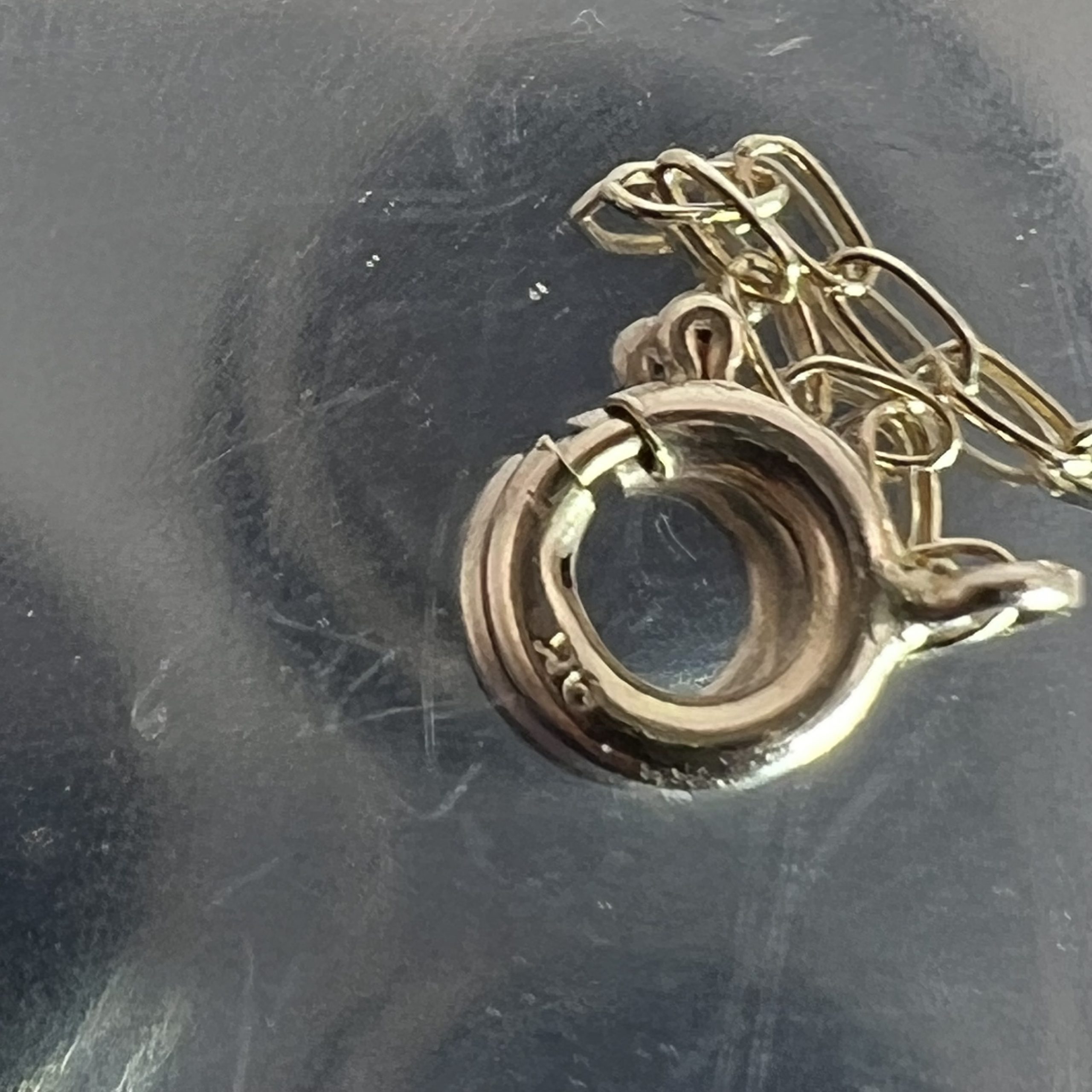 9ct Yellow Gold 18 Inch Light Chain Pendant Hallmark Pre Owned - Image 4