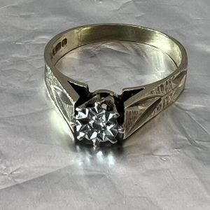 9ct Yellow Gold Diamond Solitaire Hallmark Pre Owned UK Size N