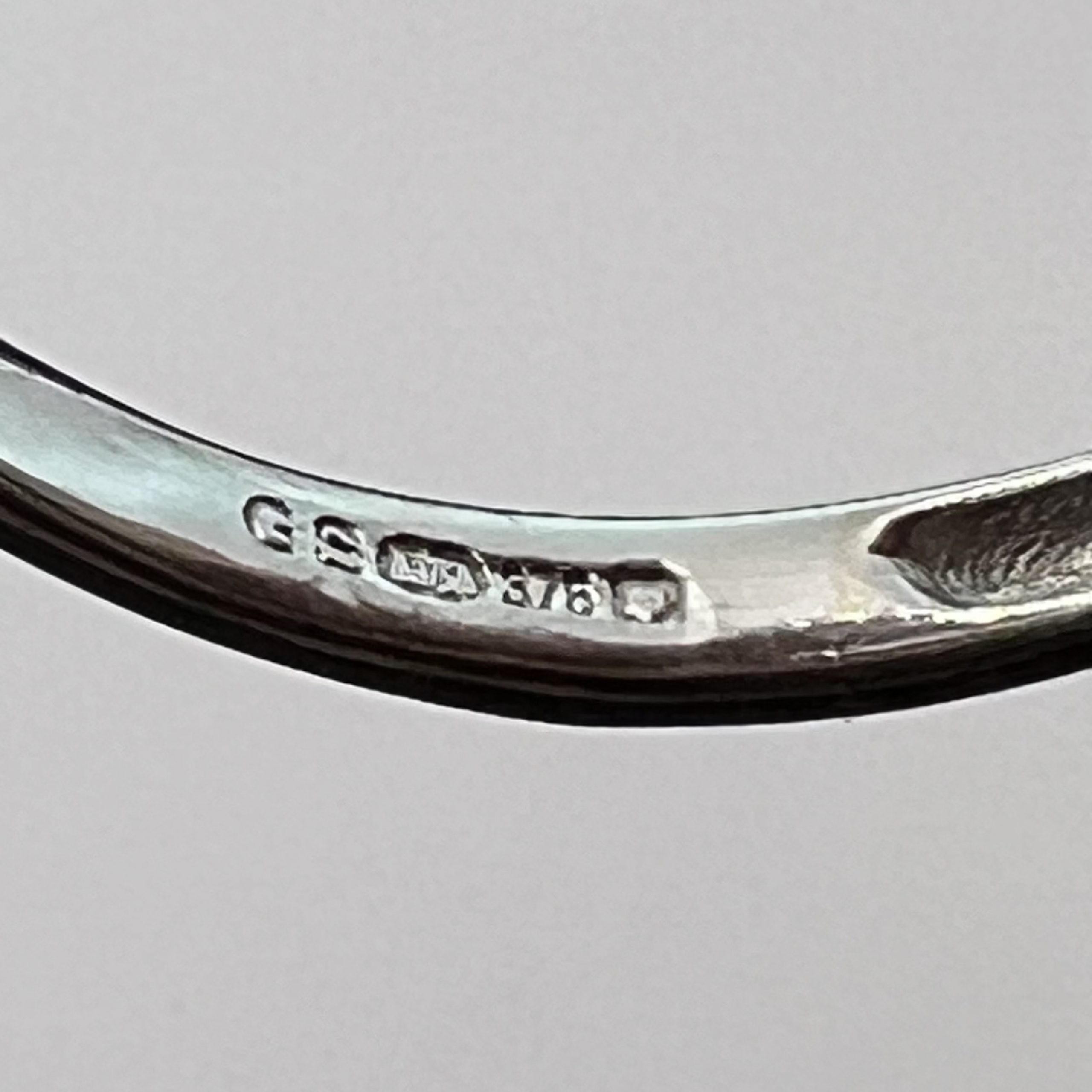 9ct White Gold Amethyst Diamond Ring Pre Owned UK Size O - Image 3